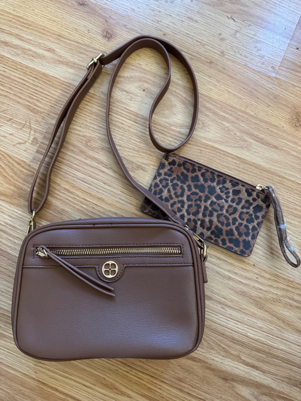 IMAN Crossbody Bag & Leopard Wristlet Set 🔅 NWOT